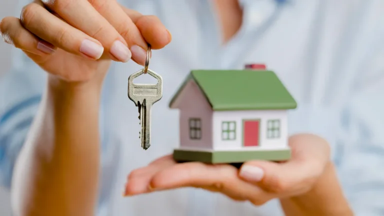 Navigating the 2025 Housing Market: How to Guide Clients Through Today’s Challenges
